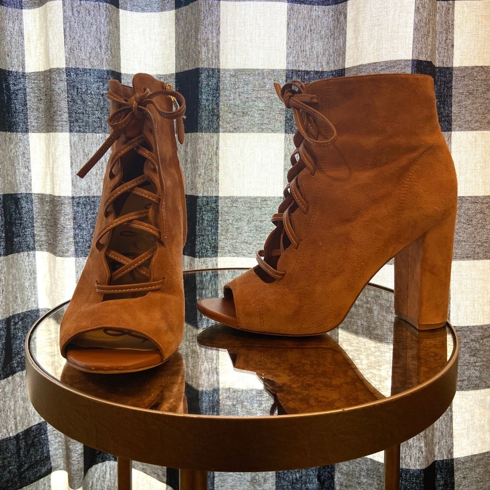 🌼Sam Edelman Yyvie Peep-Toe Bootie🌼